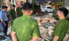 Kiểm tra đột xuất nhà hàng, phát hiện 800kg thịt lợn bốc mùi hôi thối