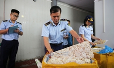 Phát hiện hàng tấn thực phẩm không rõ nguồn gốc tại Quảng Ninh