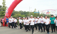 Gần 30 tỷ đồng được vận động từ giải chạy ở Bình Dương, góp xóa nhà tạm, nhà dột nát