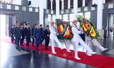 Đoàn các địa phương vào viếng nguyên Chủ tịch nước Trần Đức Lương
