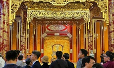 Cận cảnh ngai vua triều Nguyễn trong điện Thái Hòa trước khi bị kẻ 'loạn thần' phá hỏng