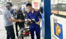 Giá xăng tăng nhẹ, giá dầu giảm, RON95 lên 19.565 đ/lít