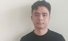 Vận động đối tượng trốn truy nã từ Campuchia đến cửa khẩu đầu thú