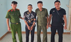 Người dân hỗ trợ công an tóm gọn gã đàn ông trộm xe máy