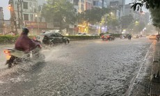 Khẩn cấp cảnh báo mưa dông rất lớn ở nhiều khu vực do khối khí nóng và lạnh giao tranh