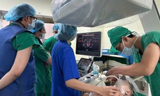 Bác sĩ trong ê-kíp thông tim bào thai cho phụ nữ Singapore tham gia chữa nhiều ca tim bẩm sinh ở Khánh Hoà