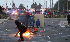Thủy quân lục chiến Mỹ lần đầu bắt giữ dân thường tại Los Angeles