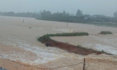 Mưa lớn bất thường giữa mùa hè làm vỡ đập thuỷ lợi