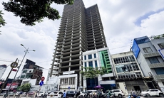 Toà nhà 'trơ xương' giữa đất vàng Hà Nội