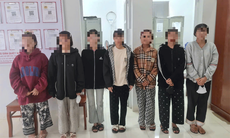 Làm rõ nhóm thiếu nữ dùng roi chích điện tấn công bạn giữa đường
