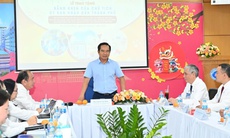 Chủ tịch UBND TPHCM khen thưởng ê-kíp can thiệp tim bào thai cho thai phụ người Singapore