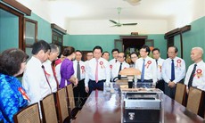 Đoàn đại biểu Người làm báo tiêu biểu dâng hương tưởng niệm Chủ tịch Hồ Chí Minh