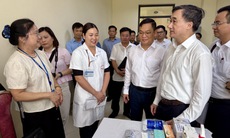 Thứ trưởng Bộ Y tế Trần Văn Thuấn kiểm tra công tác đảm bảo y tế phục vụ thi tốt nghiệp THPT tại Phú Thọ