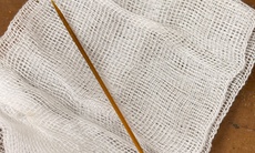 Nam thanh niên bị thủng manh tràng do nuốt phải tăm tre