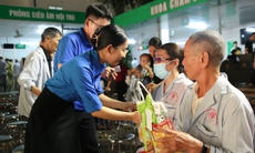 Bệnh viện Đa khoa TP Vinh lan tỏa yêu thương bằng âm nhạc và tri ân