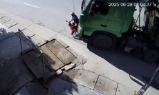 Sang đường ẩu, người đàn ông bị xe đầu kéo 'lùa' suýt mất mạng