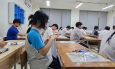 Đề thi tốt nghiệp THPT 2025: Thách thức 'vượt ngưỡng' từ Toán và Tiếng Anh