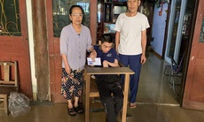 Báo Sức khỏe và Đời sống trao tiền bạn đọc hỗ trợ các hoàn cảnh khó khăn ở Hà Tĩnh
