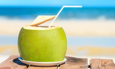 Mùa hè nên uống nước dừa hay nước chanh là tốt nhất?