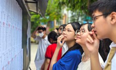 Hà Nội 'nóng' cùng sĩ tử làm thủ tục thi vào lớp 10