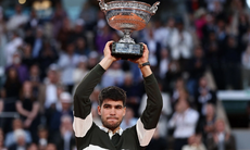 Thắng trận chung kết dài nhất lịch sử, Alcaraz vô địch Roland Garros 2025