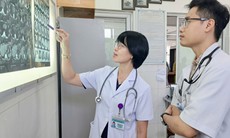 Đi khám vì ho kéo dài, người đàn ông phát hiện dị vật khó tin trong phổi