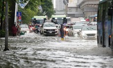 Hà Nội tái diễn mưa lớn kèm lốc sét chiều nay