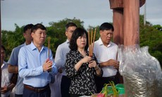 Bộ trưởng Đào Hồng Lan và đoàn công tác Bộ Y tế dâng hương tri ân các Anh hùng Liệt sĩ