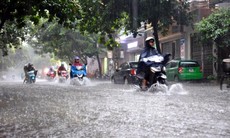 Sáng nay Hà Nội tái diễn mưa dông kèm lốc sét