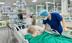 Uống rượu hơn 10 năm, cụ bà đột quỵ não