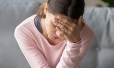 Thay đổi lối sống đối phó với chứng đau nửa đầu trong kỳ kinh