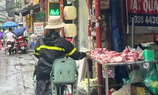Tiểu thương 'chật vật' giữ khách trước dịch tả lợn Châu Phi