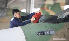 Những người 'bắt mạch' cho ‘hổ mang chúa’ Su-30MK2 