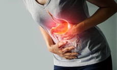 Khó chịu sau khi ăn, bị đầy bụng cảnh giác với sa dạ dày