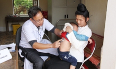 Nâng cao sức khỏe bà mẹ, trẻ em: Khi trưởng bản, hội phụ nữ 'gõ cửa từng nhà' vận động tiêm chủng