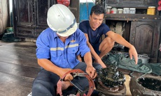 Kịp thời khắc phục sự cố cho tàu cá của ngư dân Gia Lai tiếp tục vươn khơi
