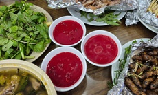 Ăn tiết canh, lòng lợn ở quán quen, người đàn ông phải thở máy, ngừng tim nguy kịch