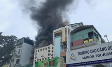 TP Hồ Chí Minh: Cháy nhà 3 tầng, giải cứu cụ bà ra ngoài an toàn