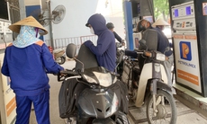 Giá xăng bất ngờ giảm sau 2 lần tăng, RON95 còn 19.884 đồng/lít