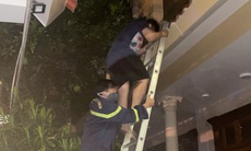 Cứu 5 người thoát khỏi đám cháy căn nhà 2 tầng trong đêm