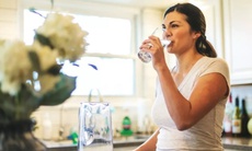 Thời điểm tốt nhất uống nước để giảm cân và tiêu hóa tốt hơn