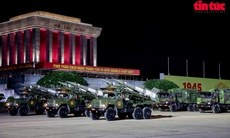 Sau 40 năm, dàn khí tài 'khủng' lại diễu hành trên Quảng trường Ba Đình