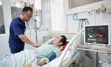 Tiếp xúc với thịt sống, người đàn ông 61 tuổi bị nhiễm liên cầu lợn