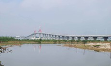 Tạm dừng lưu thông qua cầu Cửa Hội do bão mạnh
