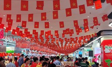 Kệ hàng, siêu thị phủ kín sắc đỏ cờ Tổ quốc chào mừng Quốc khánh 2/9