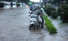 Miền Bắc mưa dông mạnh hết sáng nay, buổi chiều mưa giảm dần