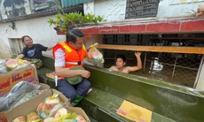 Hàng nghìn ngôi nhà bị ngập sâu, người dân trắng đêm chạy lũ