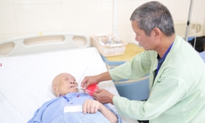 Phẫu thuật nội soi thành công ung thư trực tràng cho bệnh nhân 96 tuổi, sức khoẻ phức tạp