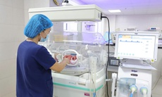 Cứu sống 3 mẹ con bị sa dây rốn nguy hiểm