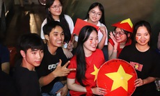 Đêm không ngủ ở Hà Nội: Cựu chiến binh, sinh viên háo hức đón chờ tổng duyệt diễu binh